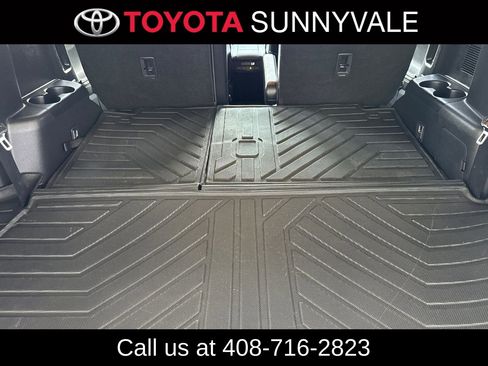 Used 2023 Toyota Highlander XLE FWD image 20