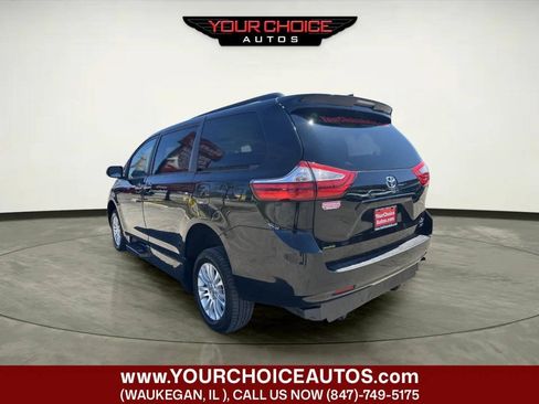 Used 2016 Toyota Sienna XLE FWD image 4