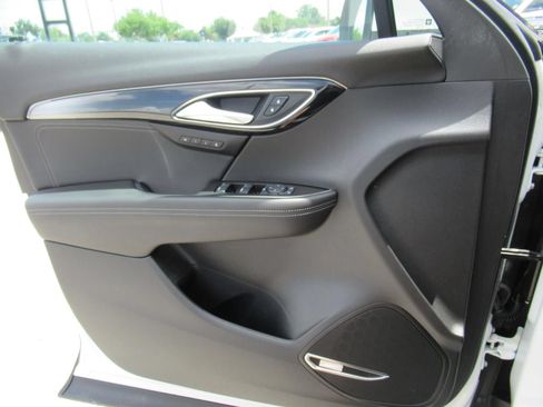 Used 2024 Buick Envision Preferred AWD/4WD image 19