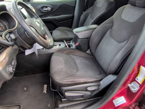 Used 2015 Jeep Cherokee Latitude FWD image 16