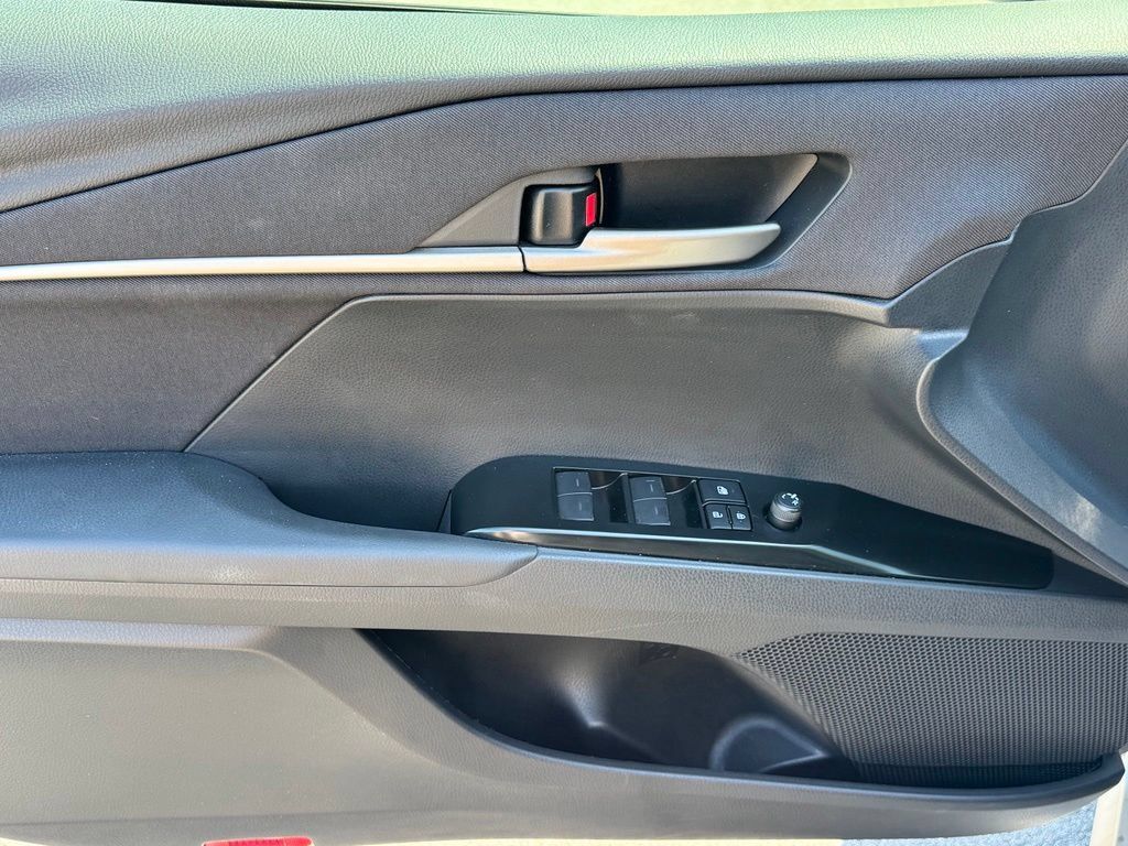 Used 2025 Toyota Camry LE FWD image 23