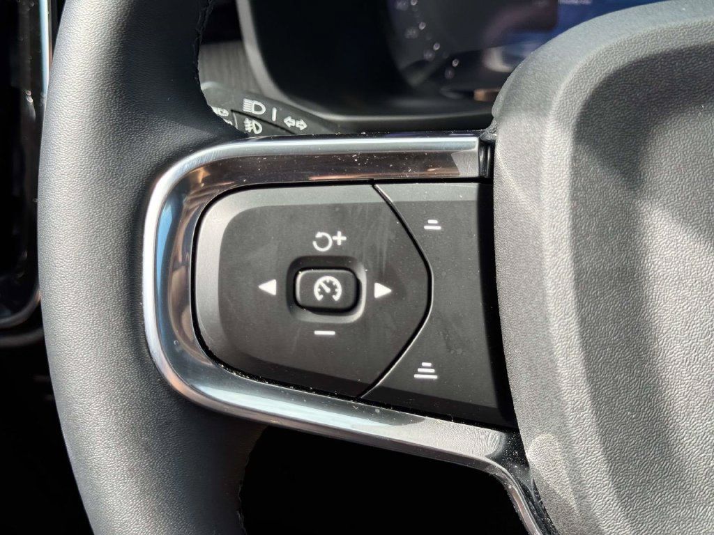 Used 2026 Volvo XC40 B5 Plus w/ Protection Package Premier AWD/4WD image 18