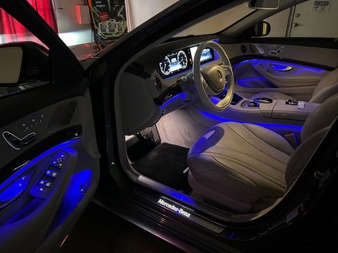 Used 2017 Mercedes-Benz S 550 Sedan image 13