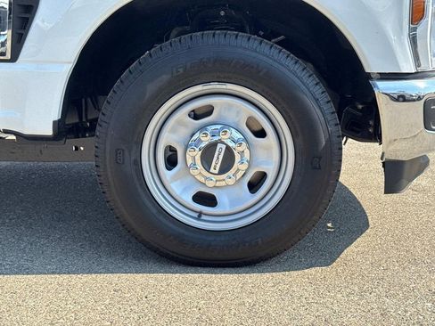New 2025 Ford F350 XL w/ XL Chrome Package image 25