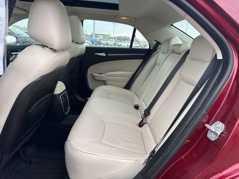 Used 2018 Chrysler 300 Limited w/ Light Group image 20