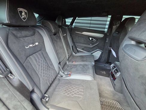 Used 2023 Lamborghini Urus Performante AWD/4WD image 20