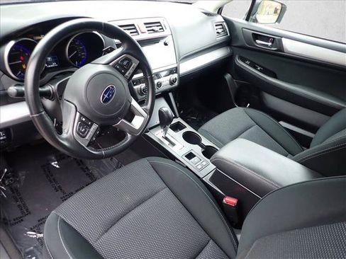 Used 2017 Subaru Outback 2.5i Premium AWD/4WD image 11