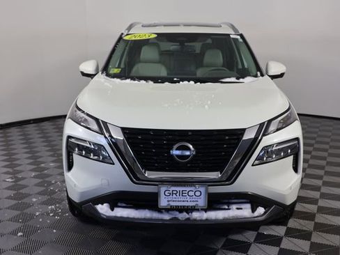 Used 2023 Nissan Rogue SL w/ SL Premium Package image 3