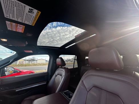 Used 2024 Ford Expedition Max Limited image 14