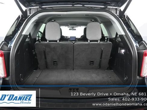 Used 2022 Ford Explorer XLT w/ Equipment Group 202A AWD/4WD image 38