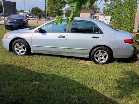 Used 2005 Honda Accord Sedan image 2