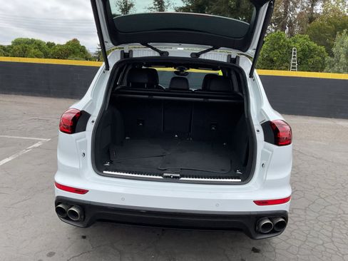 Used 2016 Porsche Cayenne S AWD/4WD image 26