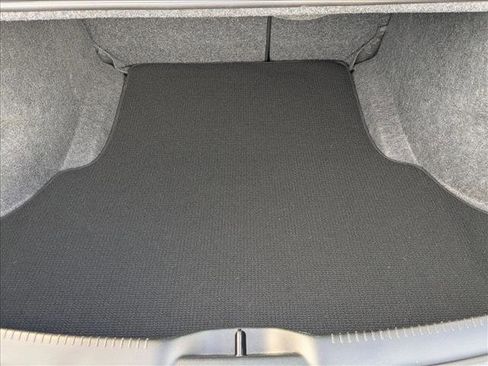 Certified 2023 Chrysler 300 C image 6