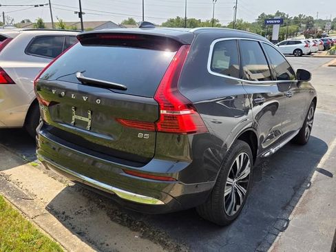 Used 2023 Volvo XC60 B5 Plus FWD image 4