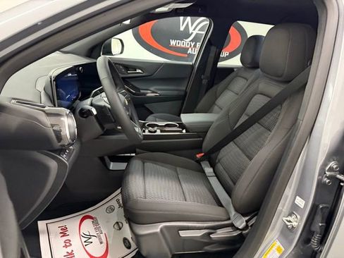 New 2026 Chevrolet Equinox LT image 11