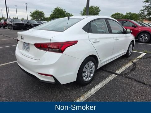 Used 2020 Hyundai Accent SE FWD image 3