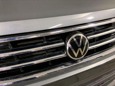 Used 2024 Volkswagen Tiguan SE FWD image 28