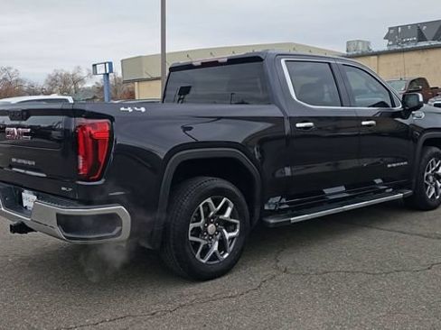 Used 2023 GMC Sierra 1500 SLT w/ SLT Premium Package AWD/4WD image 9