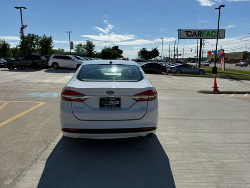 Used 2017 Ford Fusion SE FWD image 10