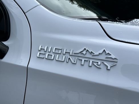 New 2026 Chevrolet Tahoe High Country AWD/4WD image 39