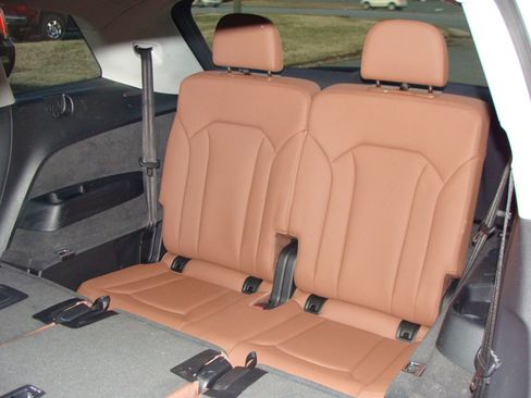 Used 2021 Audi Q7 2.0T Premium Plus w/ Premium Plus Package image 9