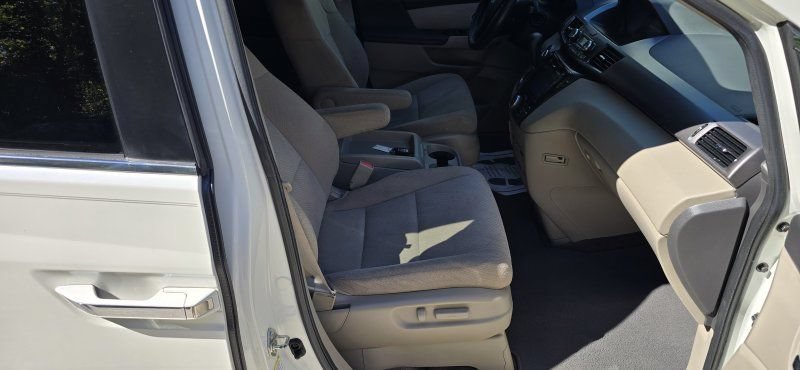 Used 2016 Honda Odyssey SE image 16
