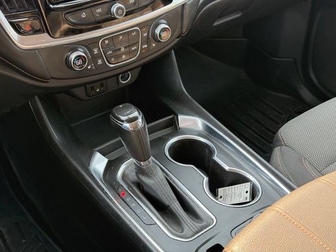 Used 2019 Chevrolet Traverse LT AWD/4WD image 11