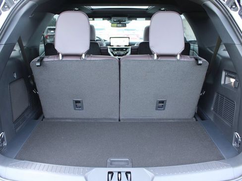 New 2026 Ford Explorer Platinum w/ LUX Leather Package AWD/4WD image 12
