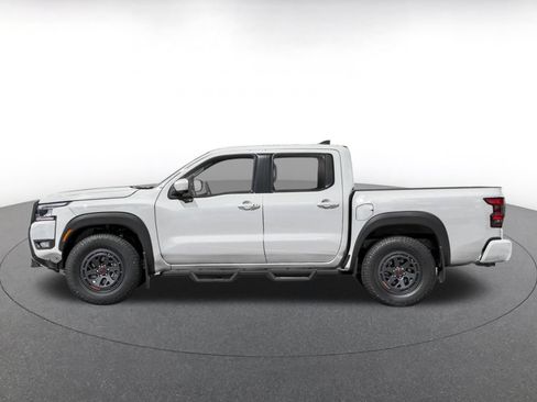 Used 2026 Nissan Frontier PRO-4X AWD/4WD image 3