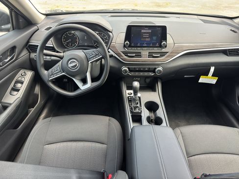 New 2026 Nissan Altima 2.5 SV FWD image 12