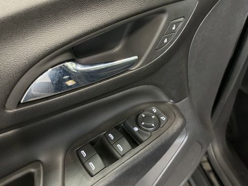 Used 2020 Chevrolet Equinox LT image 4