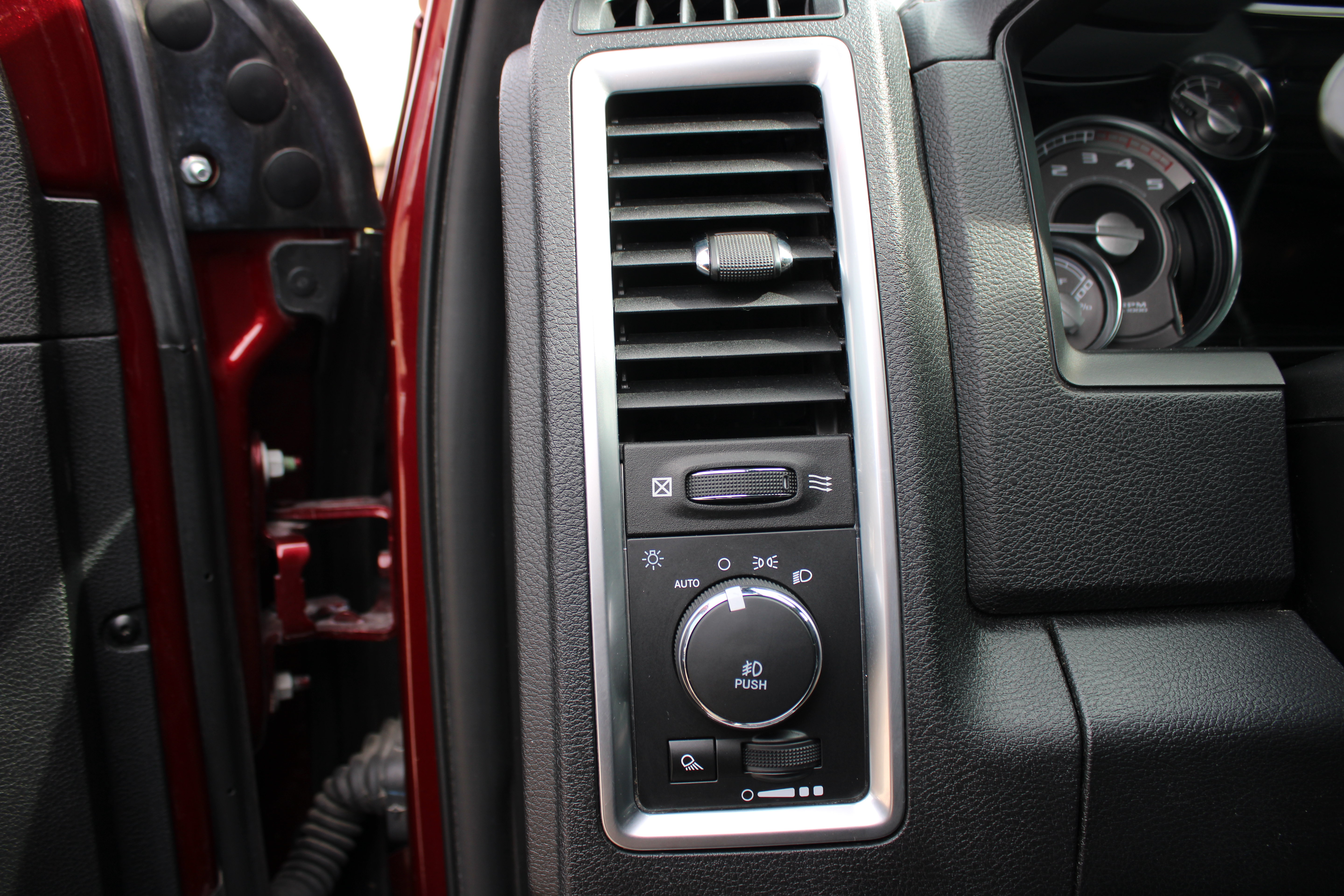 Used 2018 RAM 2500 Longhorn AWD/4WD image 7
