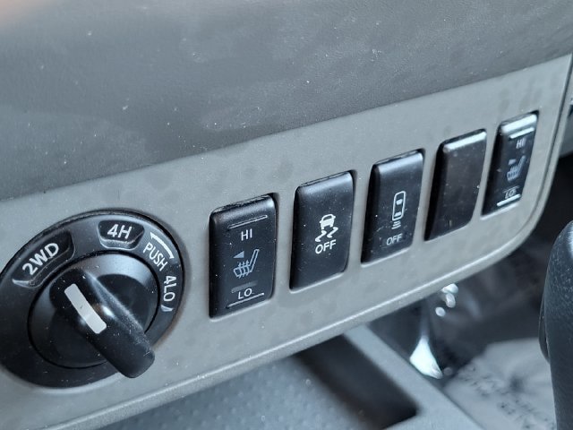 Certified 2021 Nissan Frontier SV w/ Midnight Edition Floor Mats AWD/4WD image 19