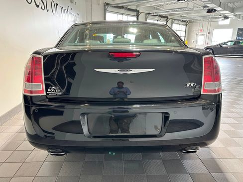 Used 2012 Chrysler 300 S w/ Luxury Group AWD/4WD image 5