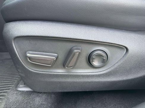 Used 2021 Toyota Highlander XLE image 14