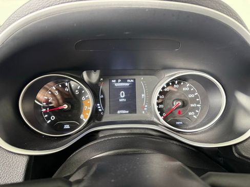 Used 2021 Jeep Compass Latitude FWD image 28