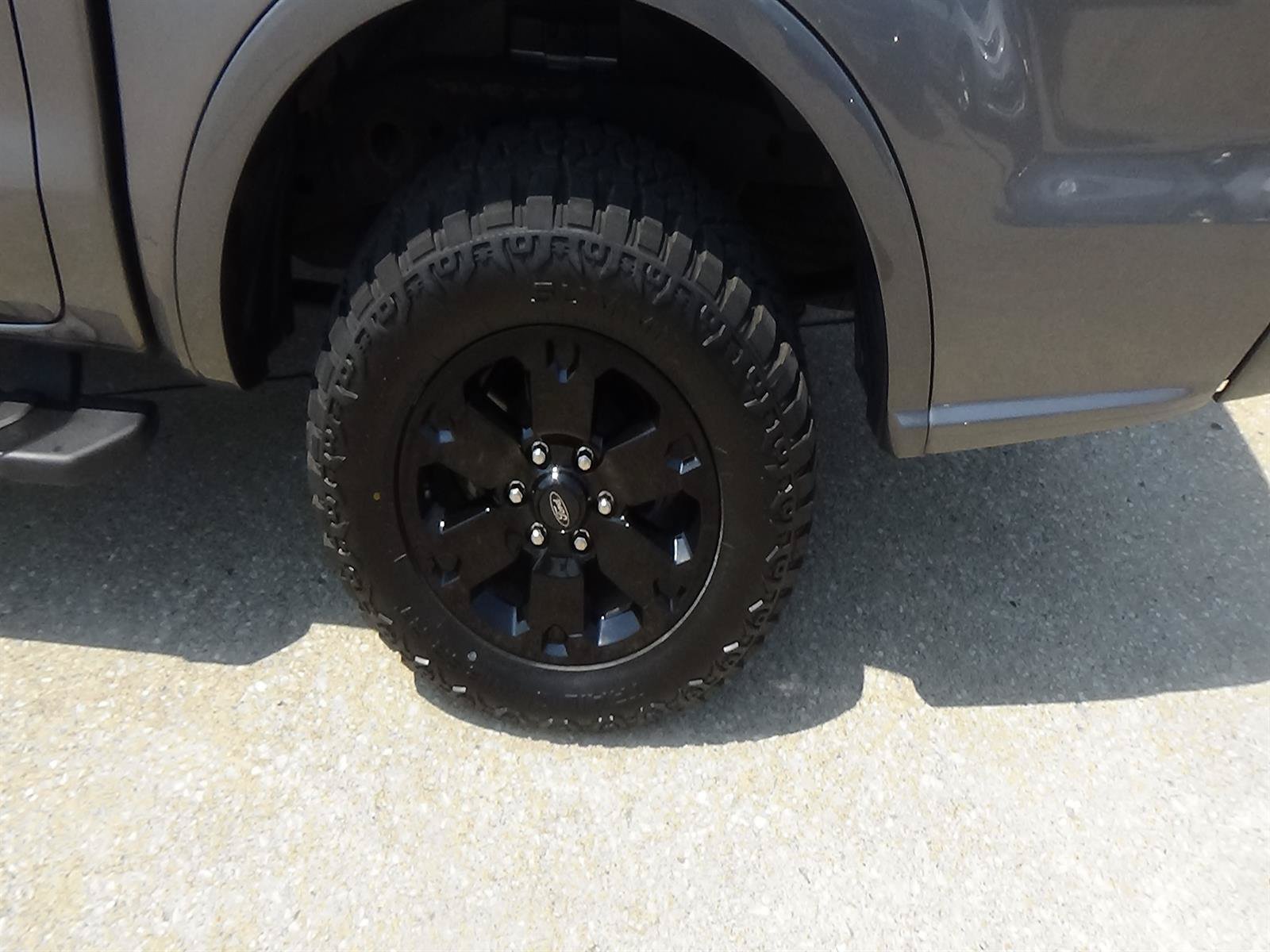 Used 2021 Ford Ranger XLT w/ Equipment Group 301A Mid AWD/4WD image 9