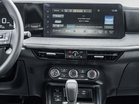 Used 2025 Nissan Kicks SV w/ Charging Package image 20