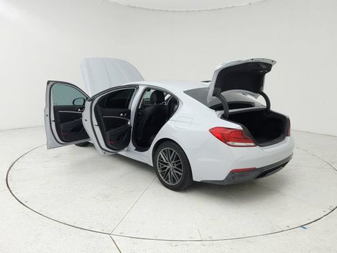 Used 2019 Genesis G70 2.0T Advanced RWD image 11