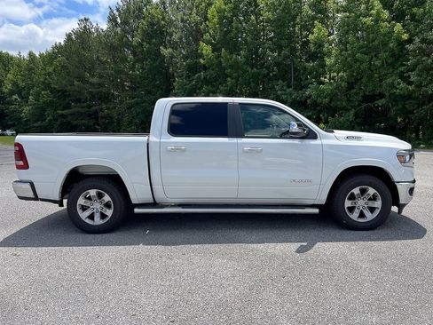 Used 2022 RAM 1500 Laramie AWD/4WD image 7