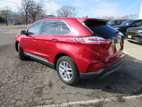 Used 2024 Ford Edge SEL w/ Convenience Package image 7