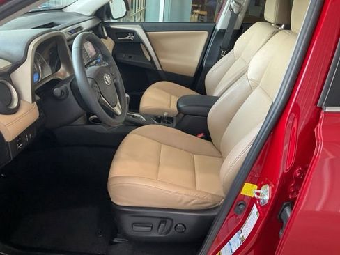 Used 2015 Toyota RAV4 Limited AWD/4WD image 4