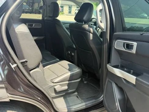 Used 2020 Ford Explorer Limited AWD/4WD image 3