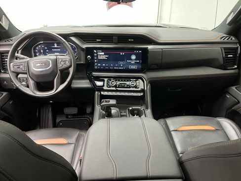 Certified 2025 GMC Sierra 1500 AT4 w/ Technology Package AWD/4WD image 19