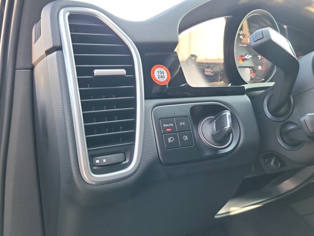 Certified 2023 Porsche Cayenne AWD/4WD image 29