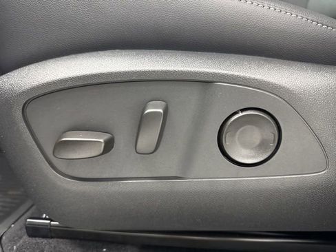 New 2026 Chevrolet Traverse LT w/ LPO, Floor Liner Package AWD/4WD image 10