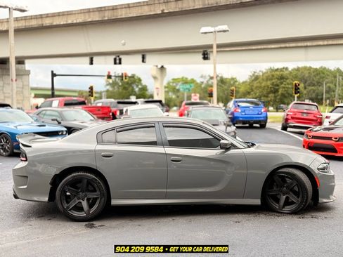 Used 2019 Dodge Charger Scat Pack RWD image 8
