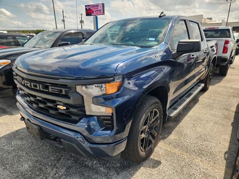 Used 2023 Chevrolet Silverado 1500 Custom RWD image 3