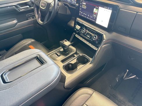Used 2022 GMC Sierra 1500 AT4 w/ AT4 Premium Package AWD/4WD image 12