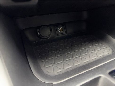 Used 2024 Toyota RAV4 XLE Premium image 67